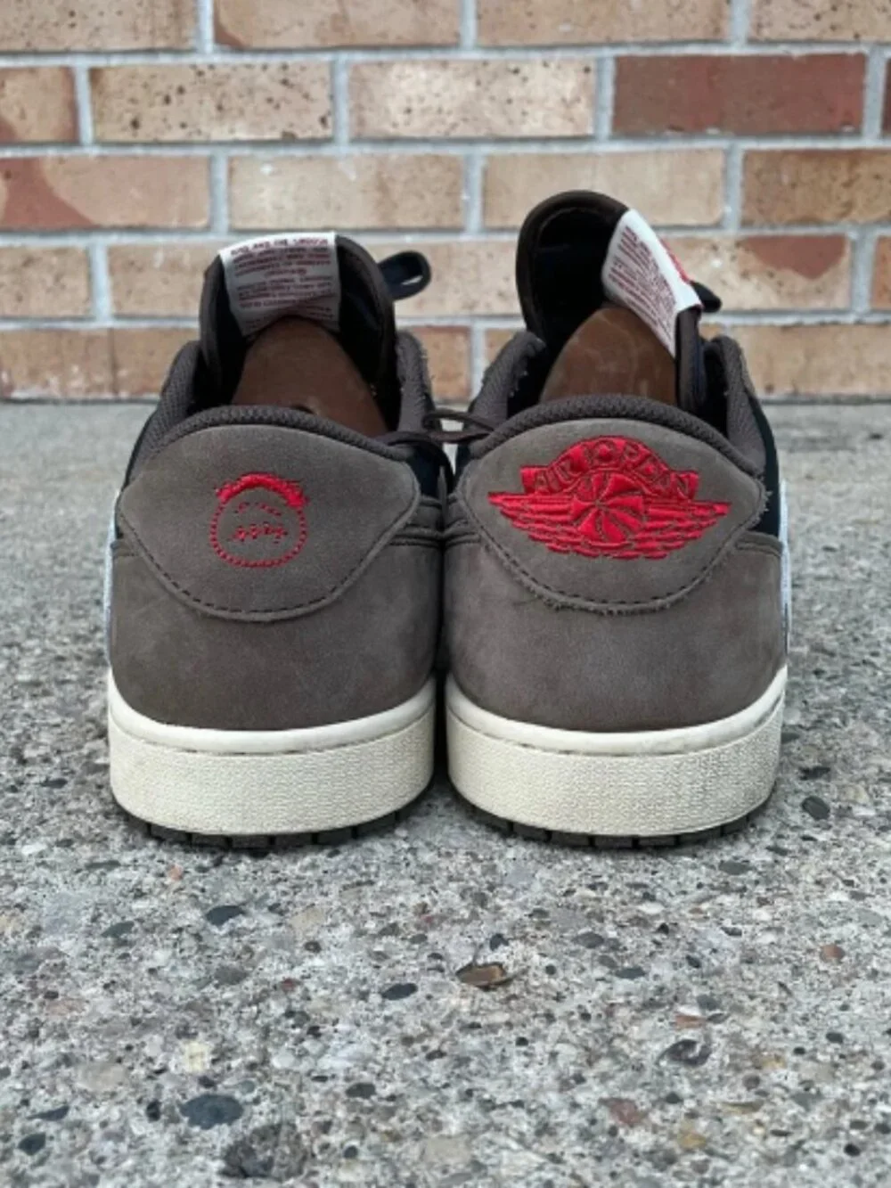Jordan 1 Low Travis Scott
